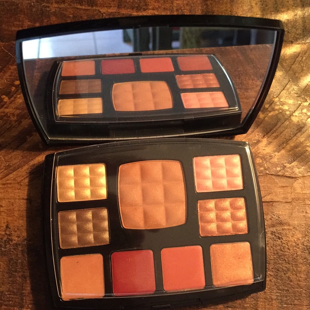 CHANEL COLLECTION ESSENTIELLE DE CHANEL PALETTE